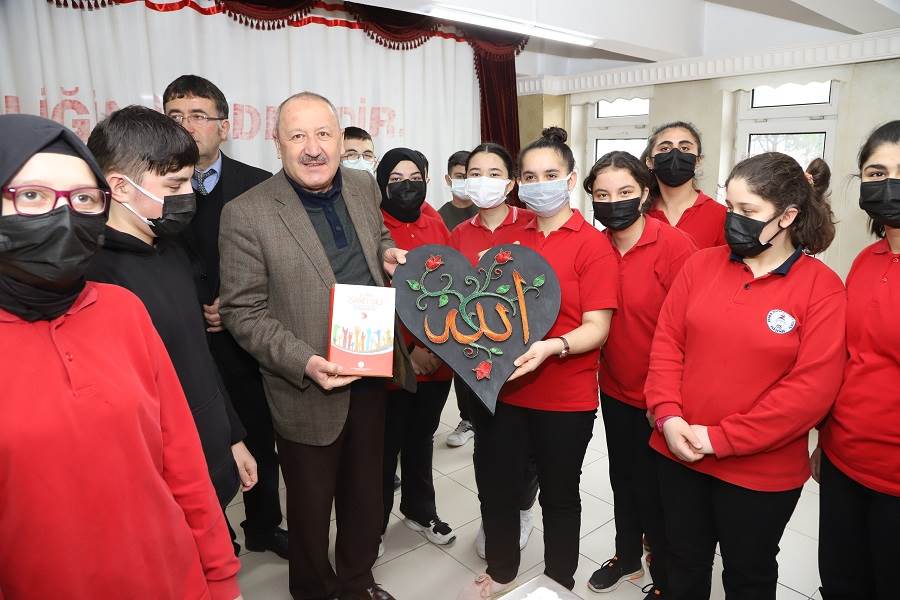 BÜYÜKŞEHİR İŞİTME ENGELLİ ÖĞRENCİLERİ UNUTMADI